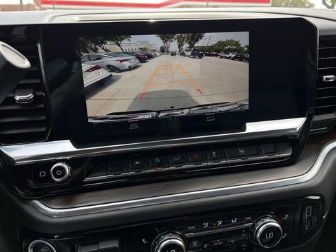 Used 2025 GMC Sierra 1500 SLT image 18