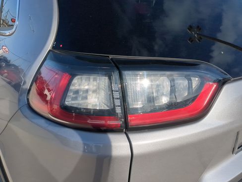 Used 2020 Jeep Cherokee Limited image 10