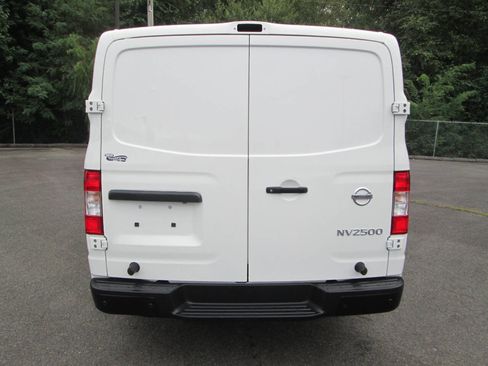 Used 2019 Nissan NV 2500 SV image 5
