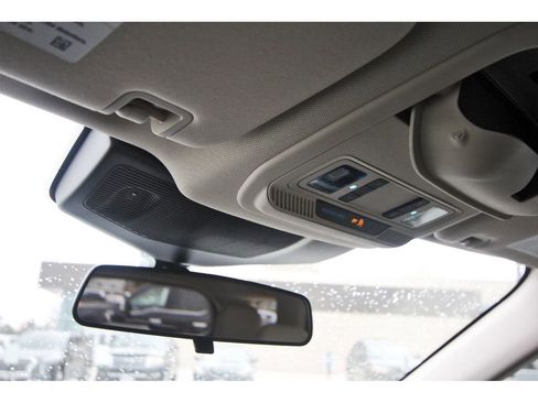 Used 2022 Ford Explorer XLT w/ Equipment Group 202A image 24