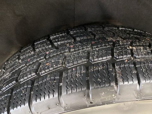 Used 2020 GMC Acadia SLT w/ Driver Alert Package II image 10