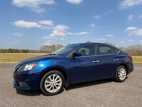 Used 2019 Nissan Sentra SV image 1