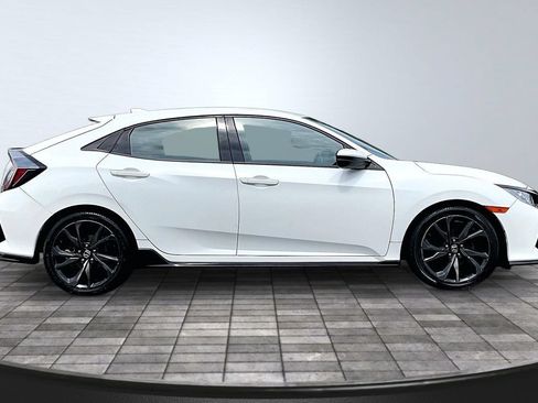 Used 2017 Honda Civic Sport image 8