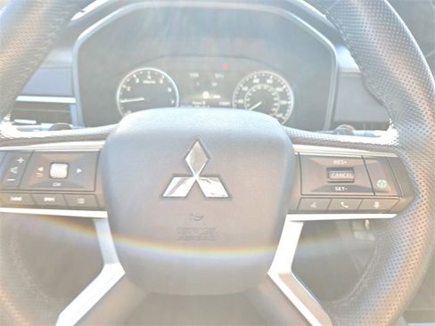 Used 2024 Mitsubishi Outlander SE image 27