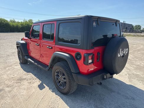 Used 2024 Jeep Wrangler Unlimited Sport AWD/4WD image 2