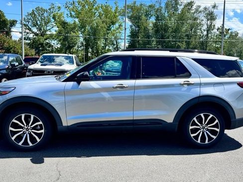 Used 2020 Ford Explorer ST AWD/4WD image 3