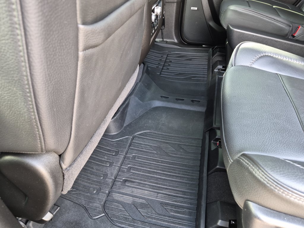 Used 2021 GMC Yukon Denali w/ Denali Premium Package RWD image 34