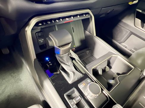 New 2026 Toyota Tundra Limited AWD/4WD image 24