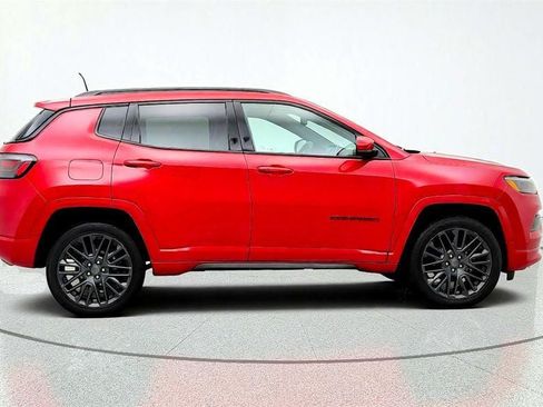 Used 2022 Jeep Compass Limited w/ (RED) Package AWD/4WD image 4