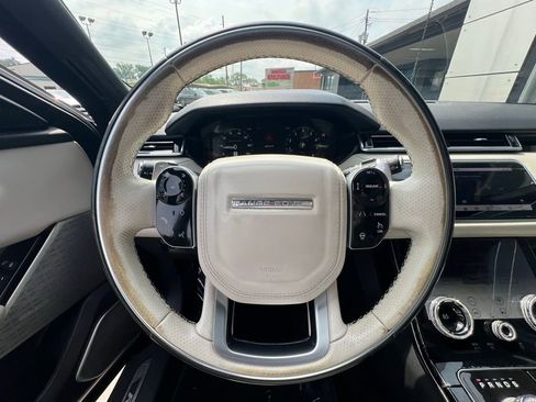 Used 2019 Land Rover Range Rover Velar R-Dynamic SE image 37