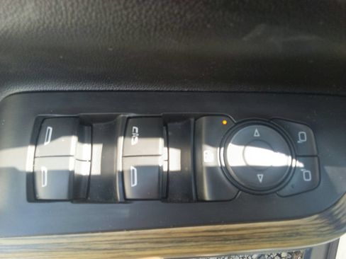 Used 2019 GMC Acadia Denali w/ Technology Package AWD/4WD image 32