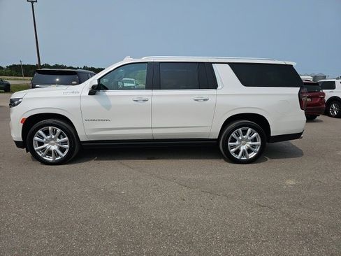 Used 2023 Chevrolet Suburban High Country w/ Premium Package 2 image 2