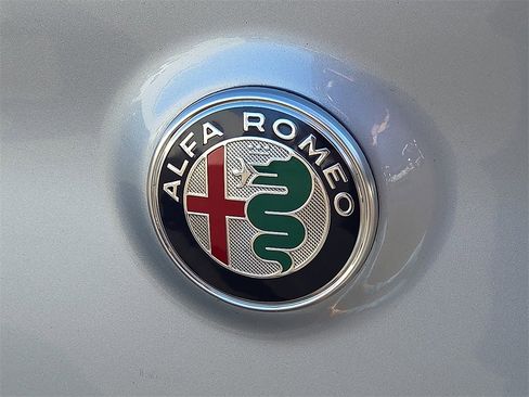 Used 2021 Alfa Romeo Stelvio Ti w/ Nero Edizione image 29