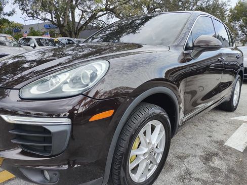 Used 2016 Porsche Cayenne image 18