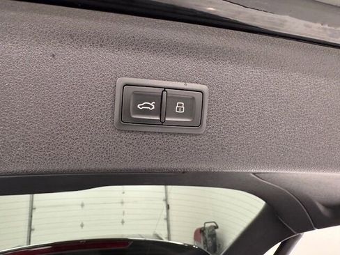 Used 2018 Audi Q3 2.0T Premium image 26