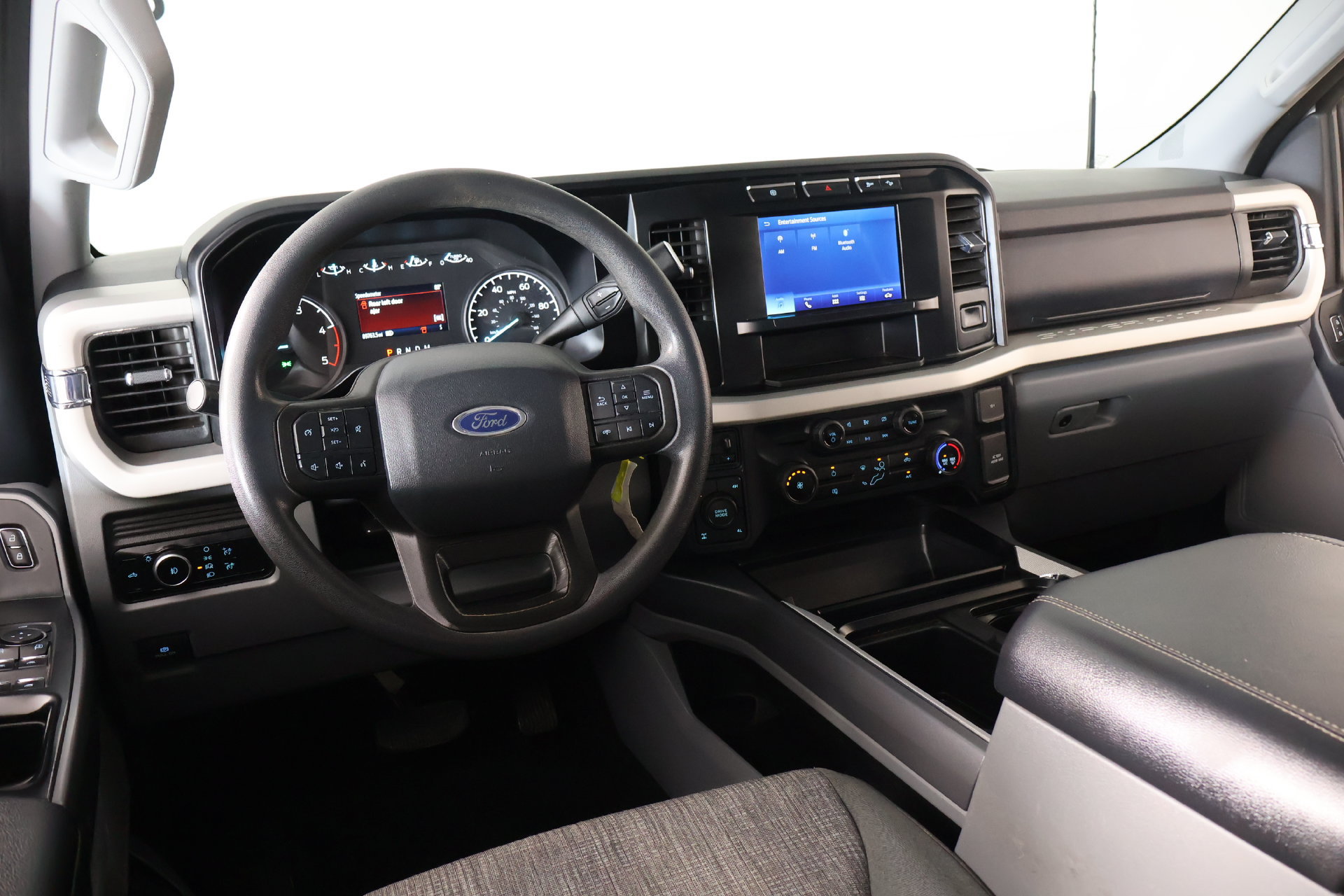 Used 2024 Ford F250 XLT w/ FX4 Off-Road Package AWD/4WD image 2