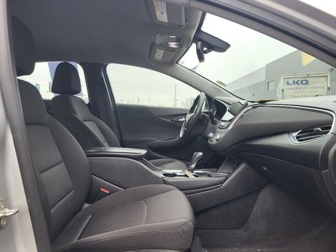 Used 2018 Chevrolet Malibu LT image 12