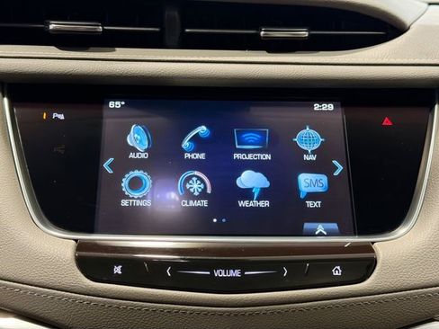 Certified 2018 Cadillac XT5 Luxury w/ Driver Awareness Package AWD/4WD image 13