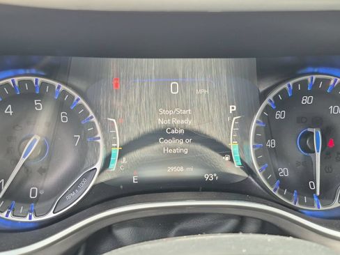 Used 2025 Chrysler Pacifica Select FWD image 6