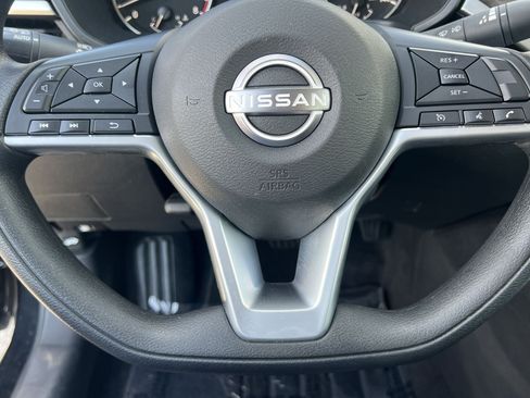 Used 2025 Nissan Altima 2.5 SV AWD/4WD image 9