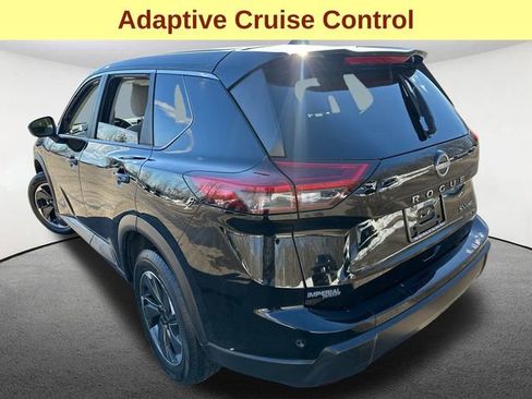 Used 2024 Nissan Rogue SV image 8