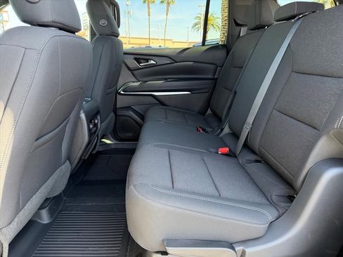 New 2026 Chevrolet Traverse LT w/ Sun and Wheel Package AWD/4WD image 6