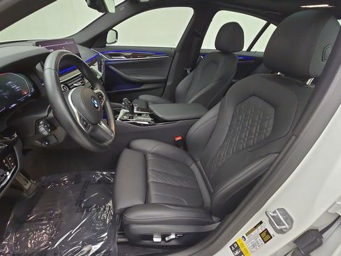 Certified 2022 BMW 530i xDrive 530i xDrive w/ M Sport Package image 12