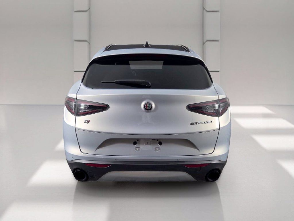 Used 2024 Alfa Romeo Stelvio Ti AWD/4WD image 5