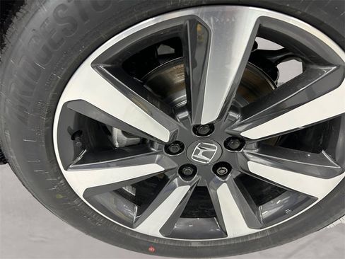 New 2025 Honda Pilot Touring image 14