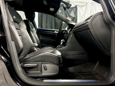 Used 2019 Volkswagen Golf R 4-Door AWD/4WD image 22
