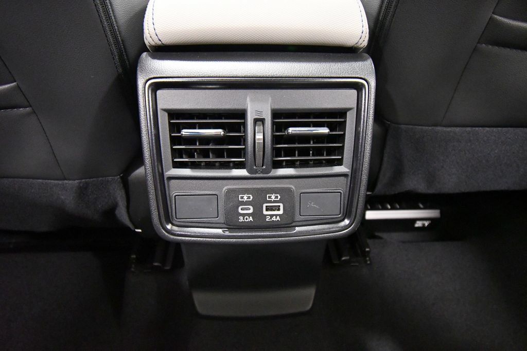 Used 2025 Subaru Forester Limited AWD/4WD image 17