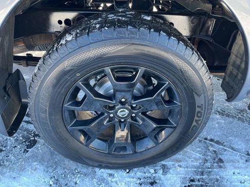Used 2020 Nissan Frontier SV w/ Midnight Edition Floor Mats image 10