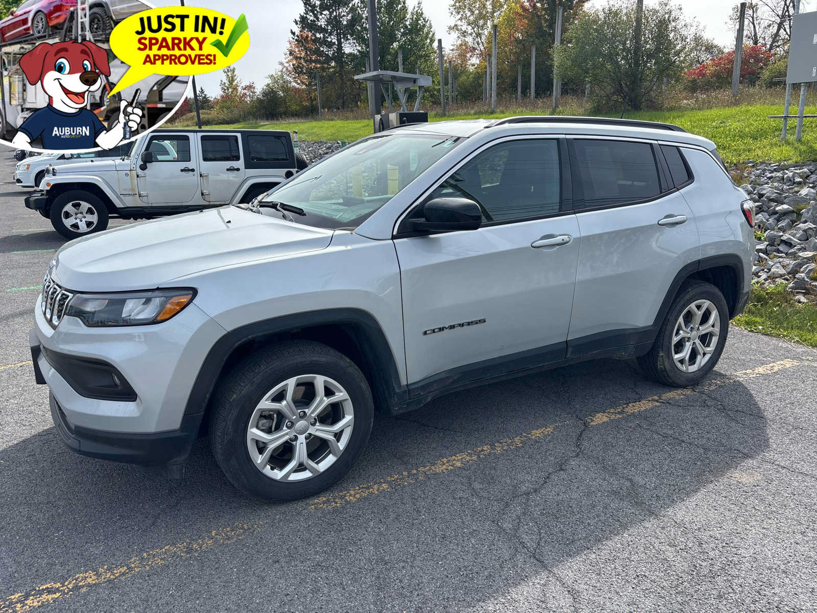 Used 2024 Jeep Compass Latitude w/ Convenience Group AWD/4WD image 1