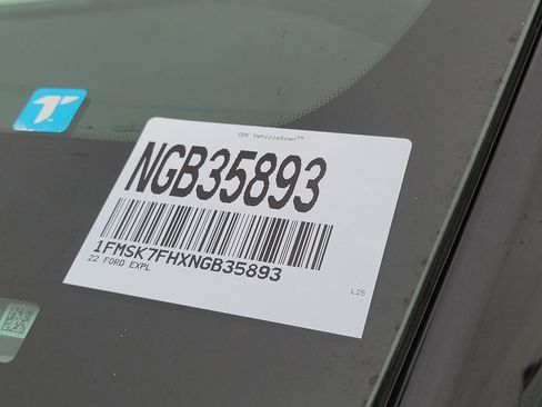 Used 2022 Ford Explorer Limited w/ Equipment Group 301A image 11