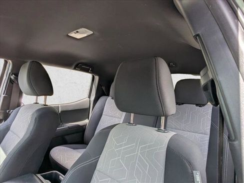 Used 2022 Toyota Tacoma TRD Sport w/ Technology Package image 18