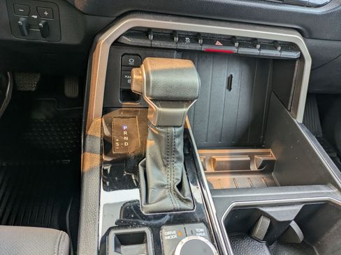 Used 2023 Toyota Tundra SR5 w/ SR5 Convenience Package AWD/4WD image 27