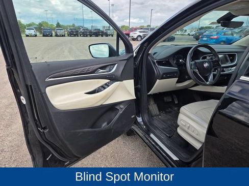 Used 2024 Buick Enclave Avenir w/ Avenir Technology Package AWD/4WD image 12