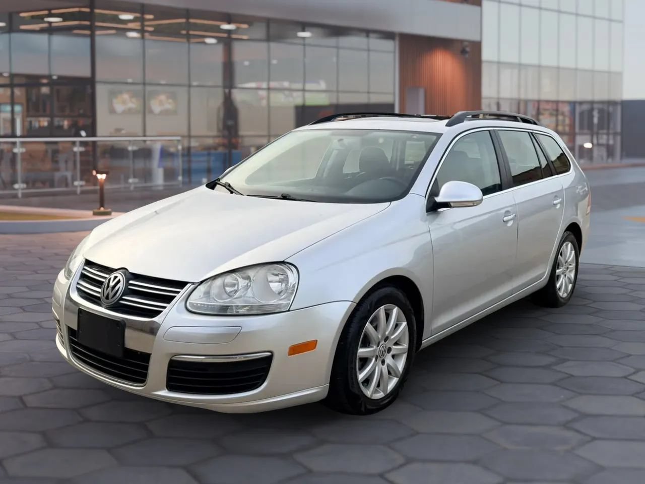 Used 2009 Volkswagen Jetta TDI FWD image 1