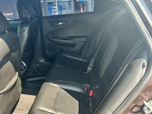 Used 2016 Chevrolet Malibu LT w/ Leather Package FWD image 7
