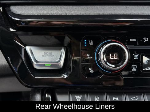 Used 2025 GMC Sierra 2500 AT4 w/ AT4 Premium Plus Package AWD/4WD image 28