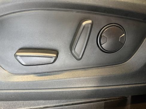 Used 2021 Ford Explorer XLT RWD image 29