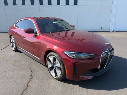 Used 2023 BMW i4 eDrive35 RWD image 3