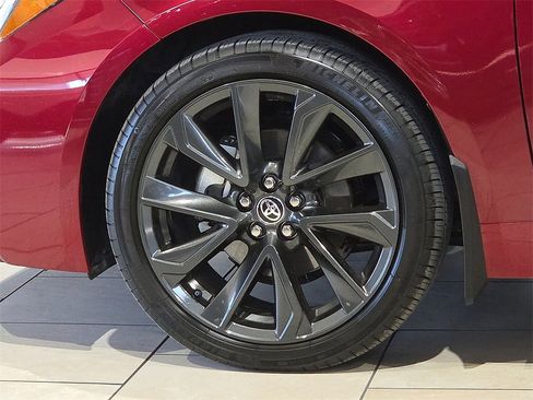 Certified 2025 Toyota Corolla SE image 9