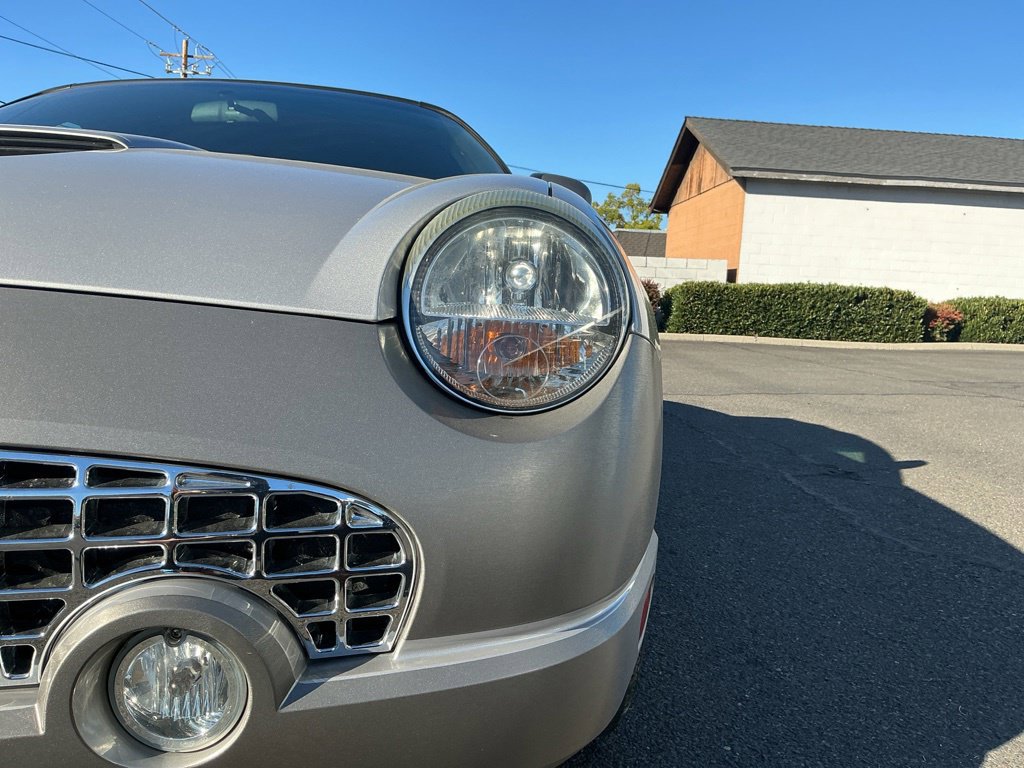 Used 2005 Ford Thunderbird RWD image 3