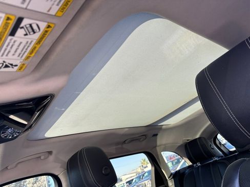 Used 2018 Land Rover Range Rover Velar S image 6