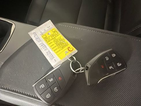Used 2025 Chevrolet Equinox EV RS FWD image 24