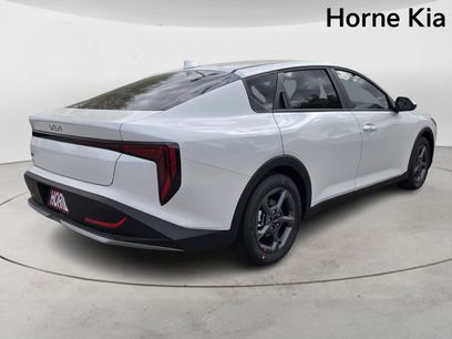 New 2025 Kia K4 LXS