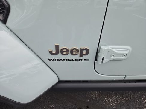Used 2023 Jeep Wrangler Unlimited Rubicon 392 w/ Trailer Tow Package AWD/4WD image 43
