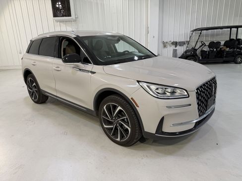 Used 2024 Lincoln Corsair Reserve image 7