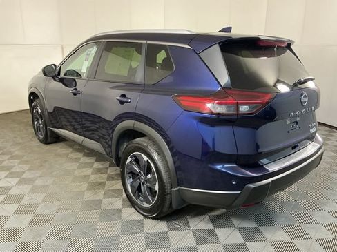Used 2024 Nissan Rogue SV w/ SV Premium Package AWD/4WD image 9